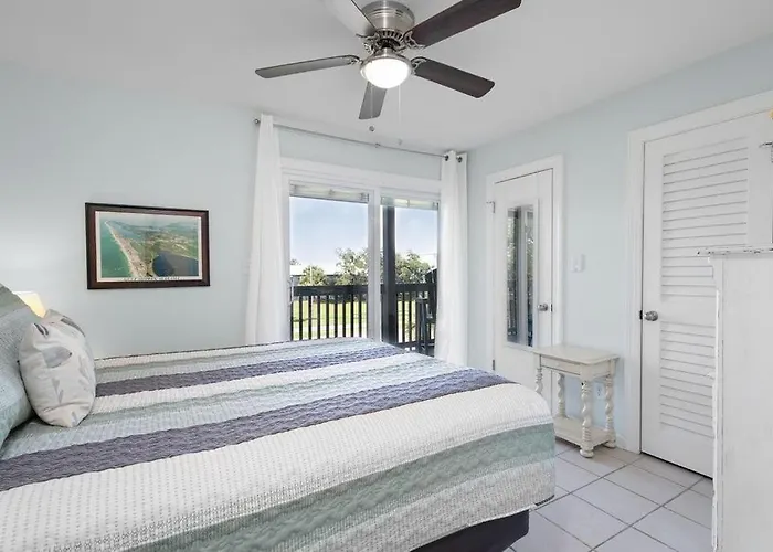 Sandy Shores West 101 Apartment